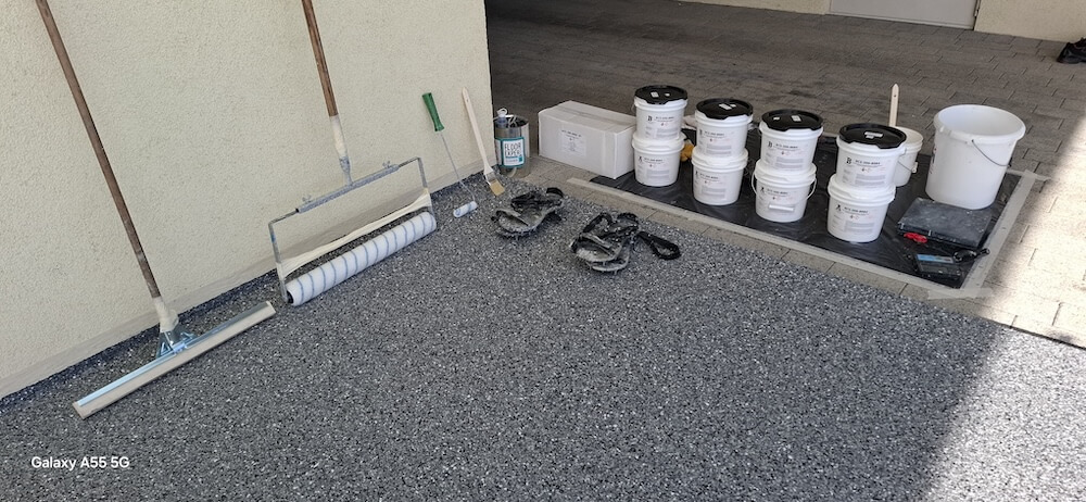 Außenbodenbeschichtung FULL FLACKE Cips 15