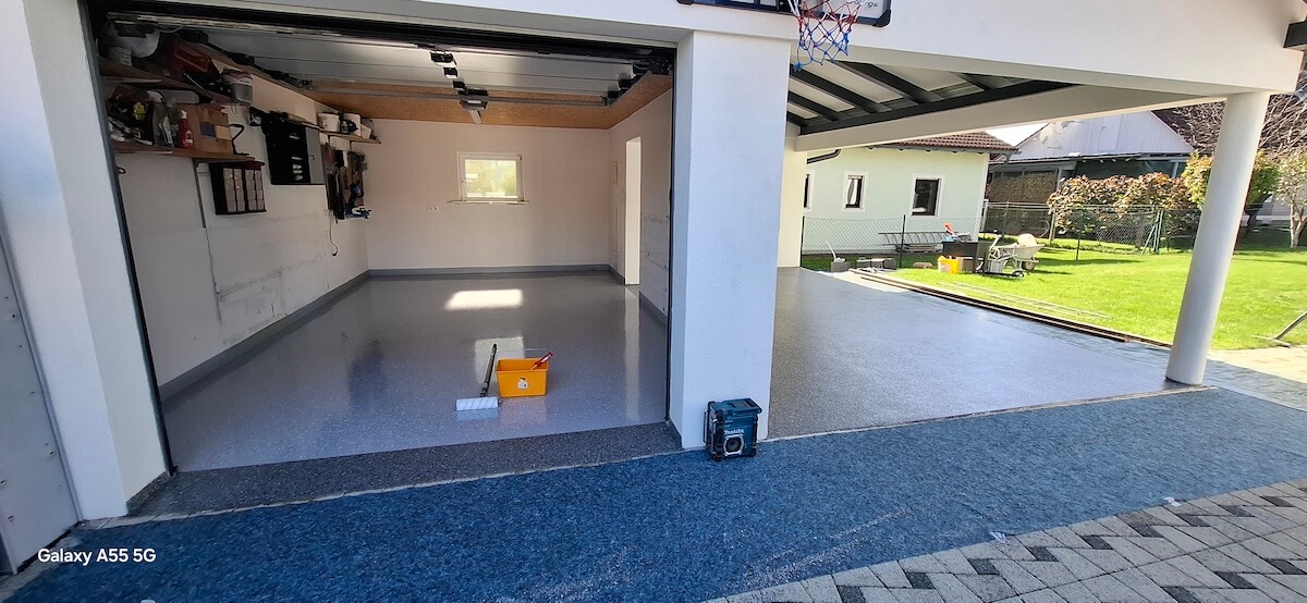 Epoxidharz-Boden im Wohnbereich — der Designtrend der in Wien immer mehr Wohnungen erobert